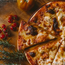 Simbolična fotografija: PIZZA NAPOLETANA